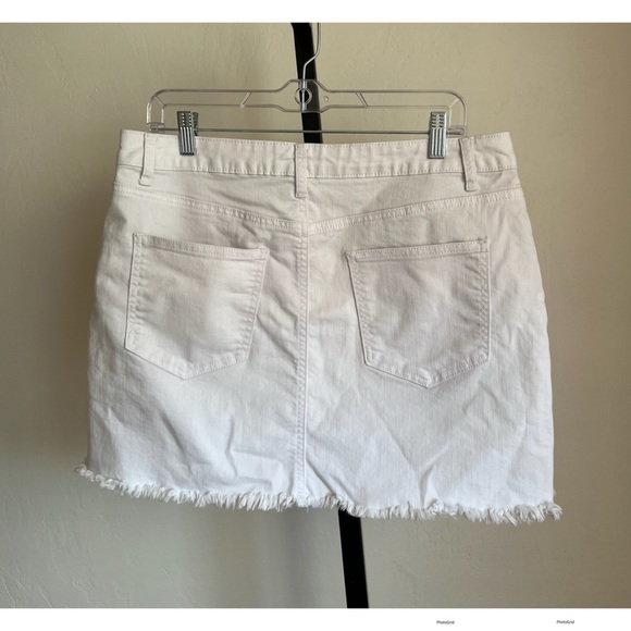 Altard State White Denim Blue Flower Embroidered Mini Skirt - Picture 3 of 5